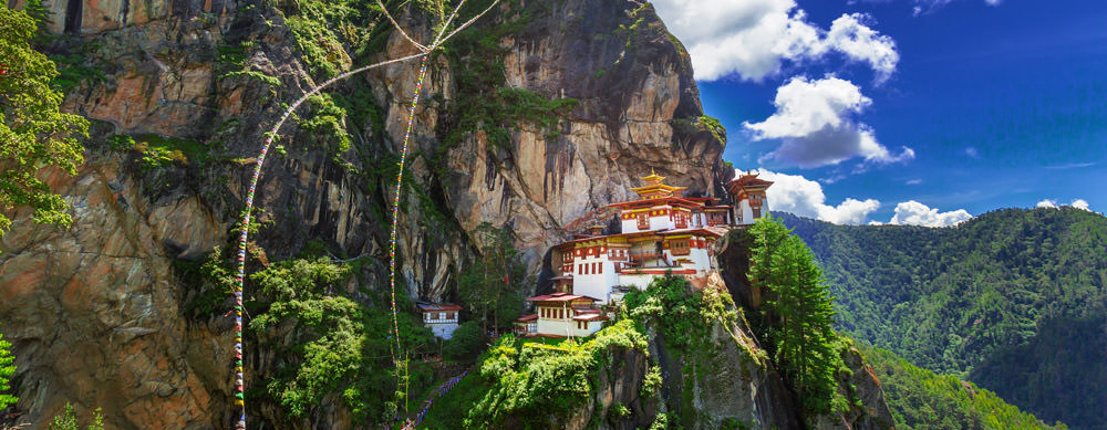 Bután tiene de todo para explorar. Asegúrate de ir en forma segura con tus vacunas de viaje y los consejos de Passport Health.