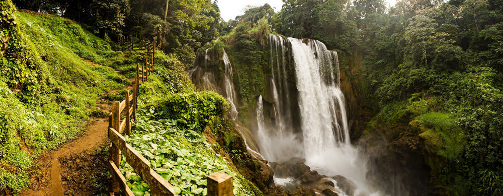 Waterfalls and more provide must-see vistas for travelers to Honduras. See them worry-free with advice, medications and more from Passport Health.